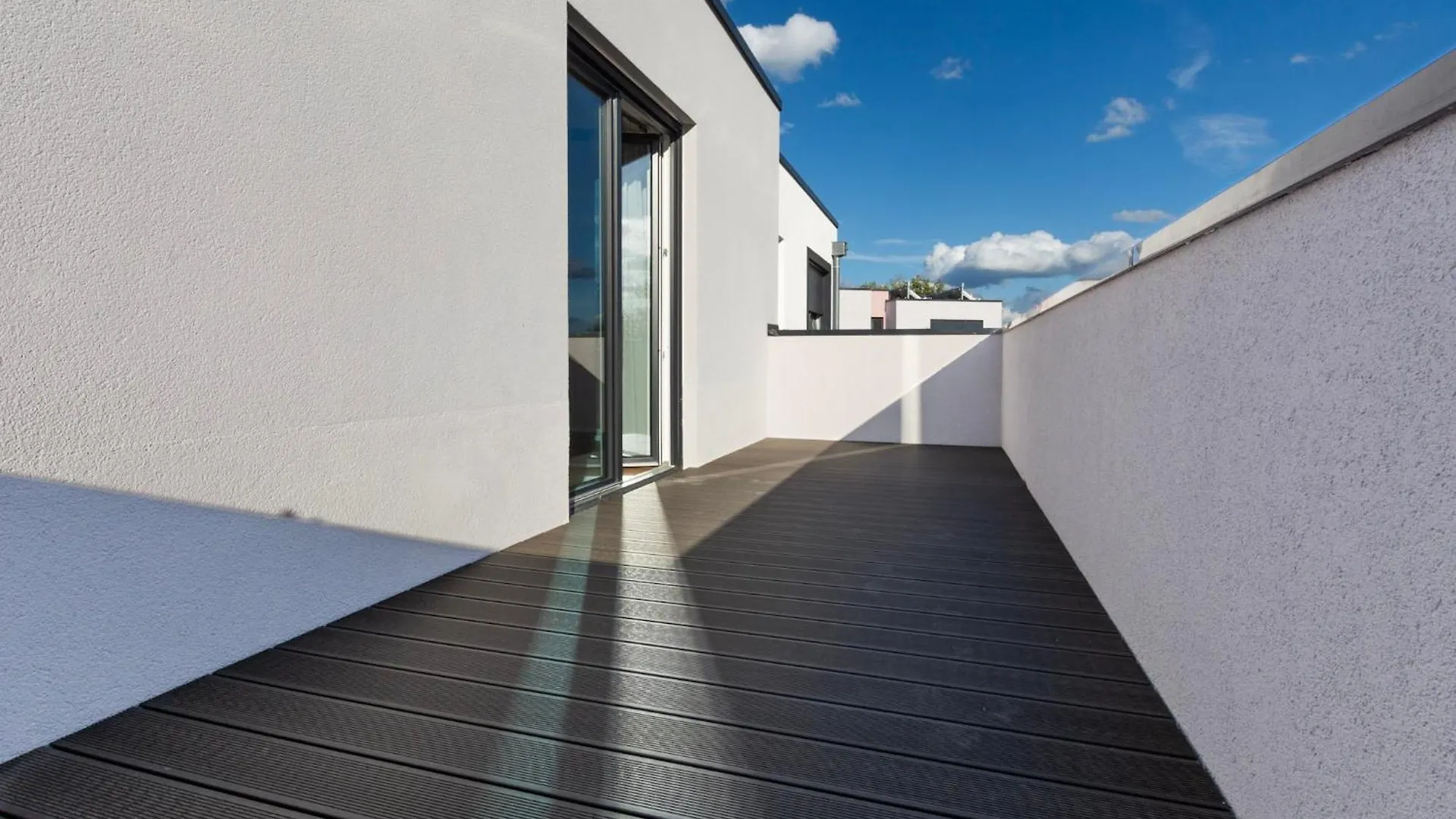 T&K Apartments - Bergisch Gladbach - 7 Comfortable Apartments - 20 Min To Fair Messe Köln