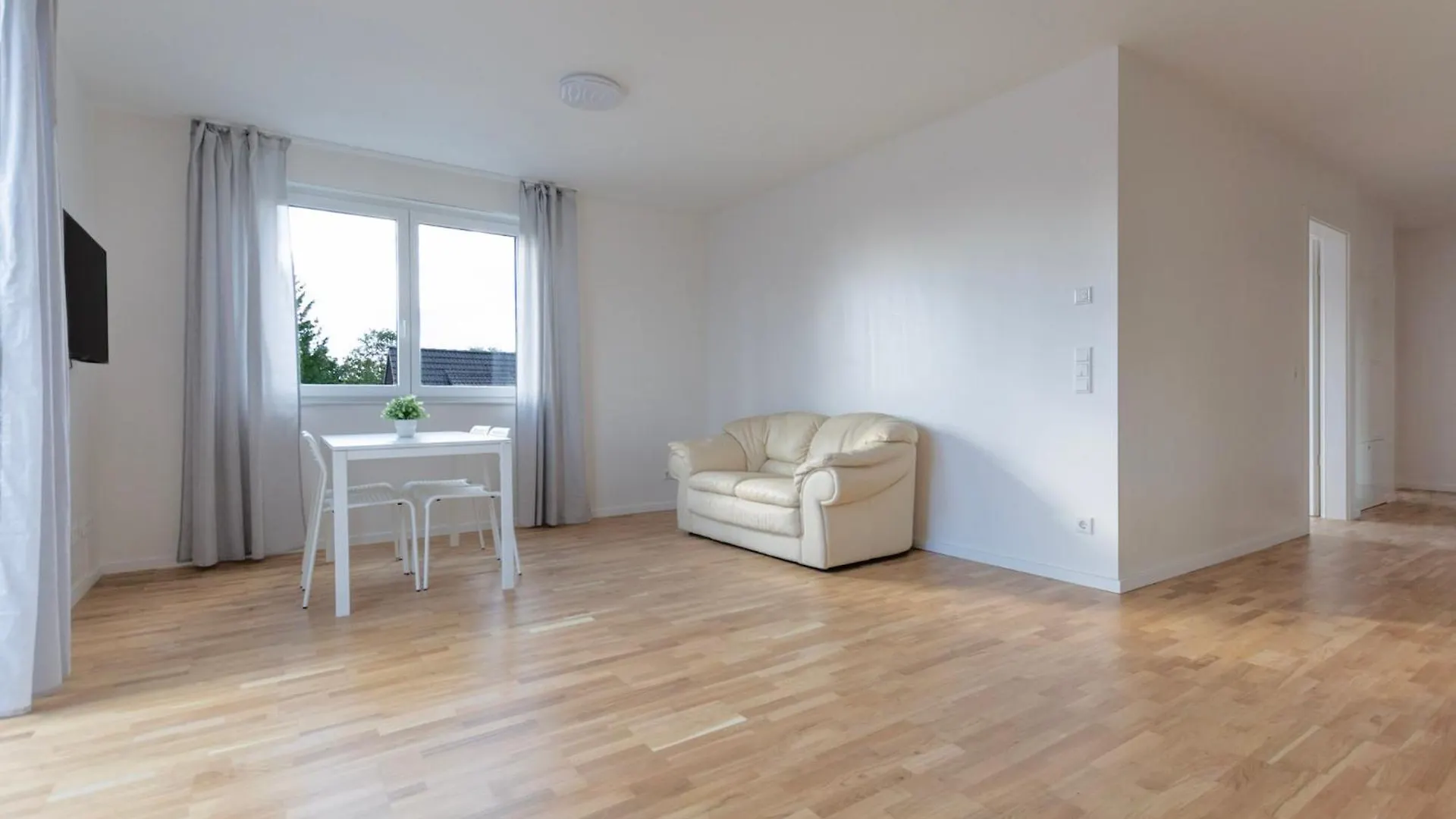 T&K Apartments - Bergisch Gladbach - 7 Comfortable Apartments - 20 Min To Fair Messe Köln