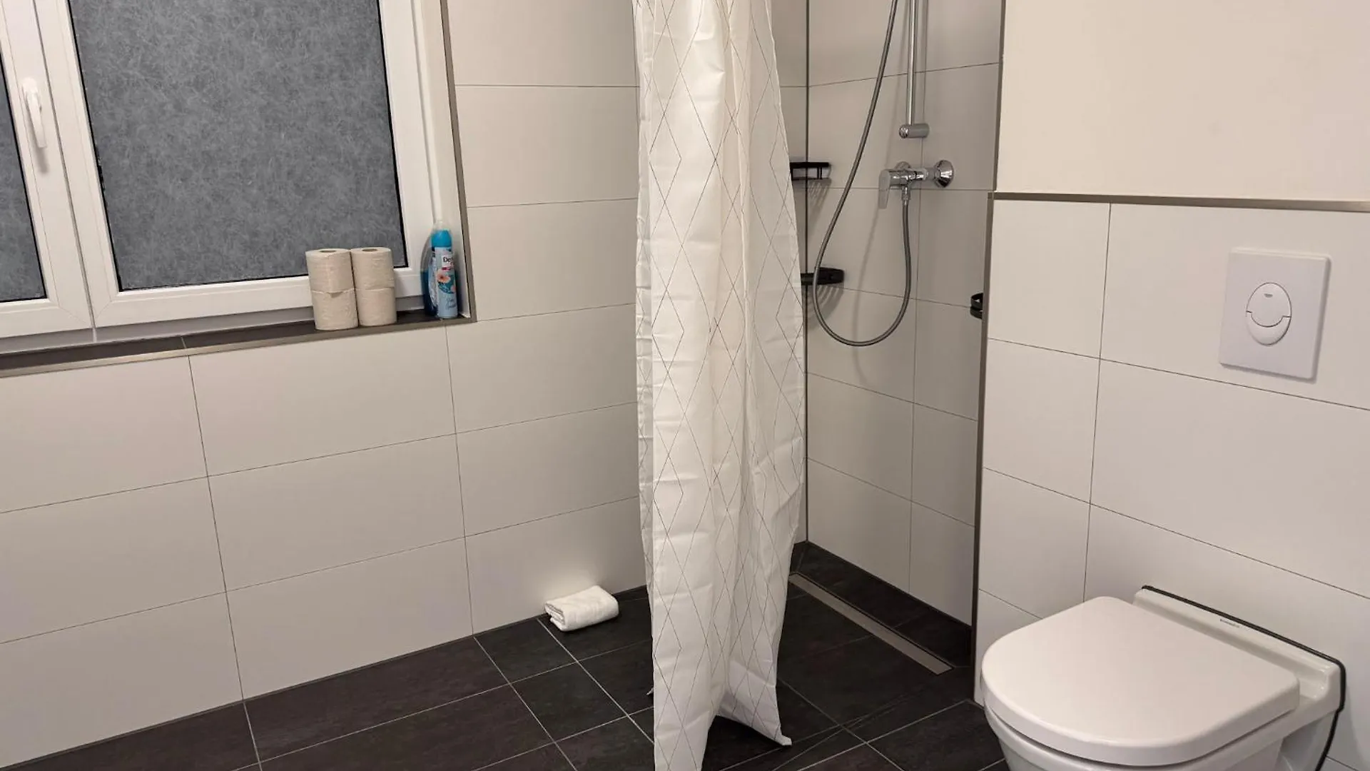 T&K Apartments - Bergisch Gladbach - 7 Comfortable Apartments - 20 Min To Fair Messe Köln