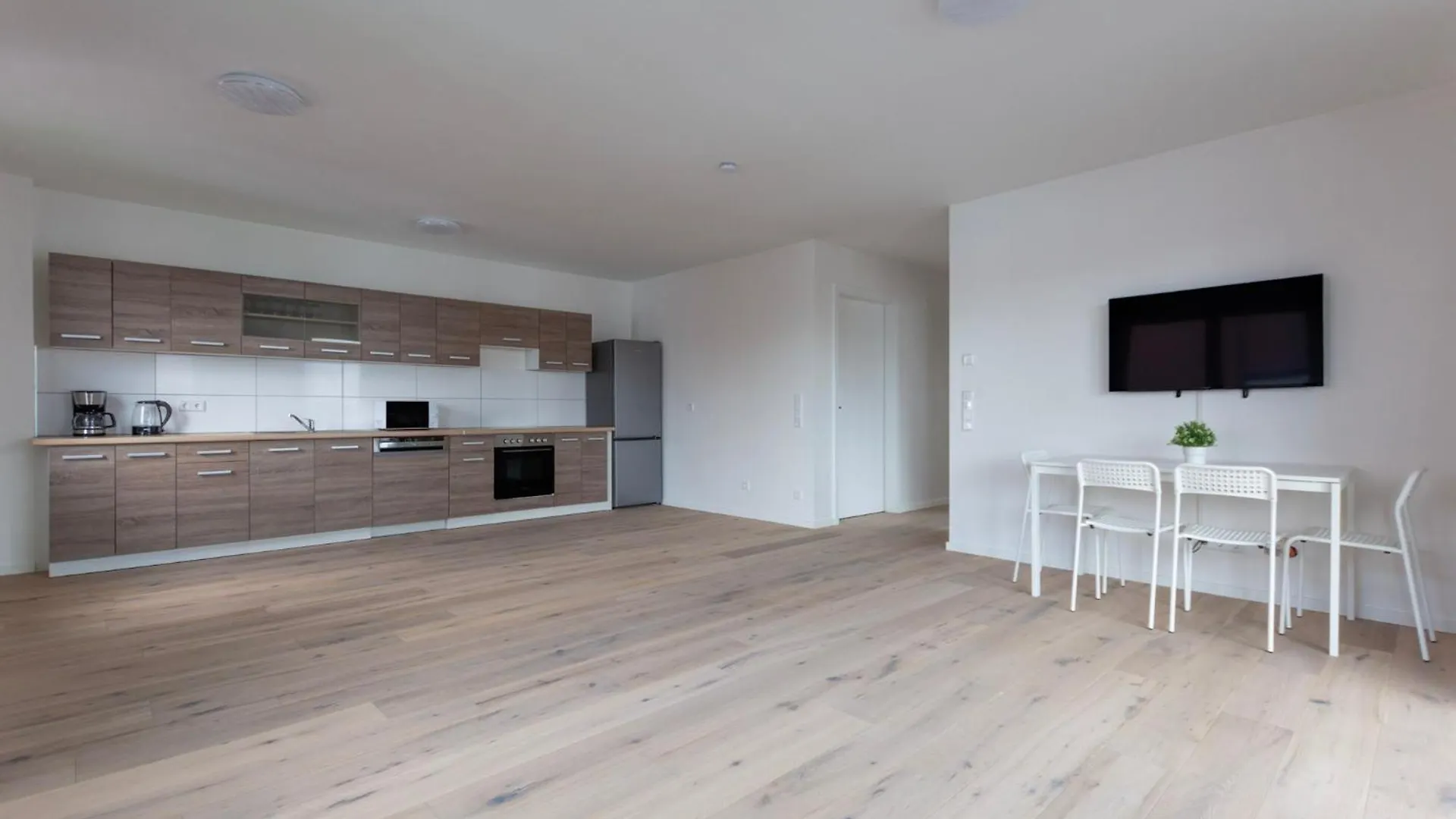 T&K Apartments - Bergisch Gladbach - 7 Comfortable Apartments - 20 Min To Fair Messe Köln