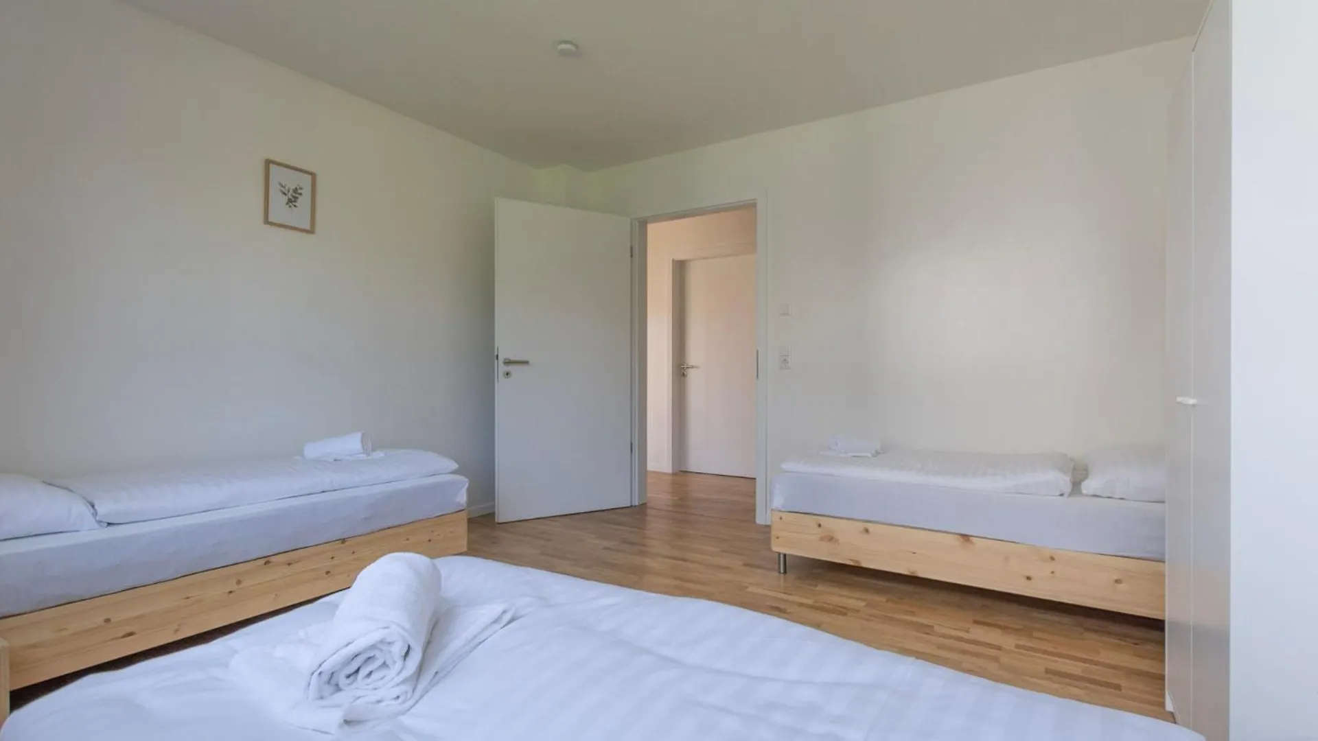 T&K Apartments - Bergisch Gladbach - 7 Comfortable Apartments - 20 Min To Fair Messe Köln