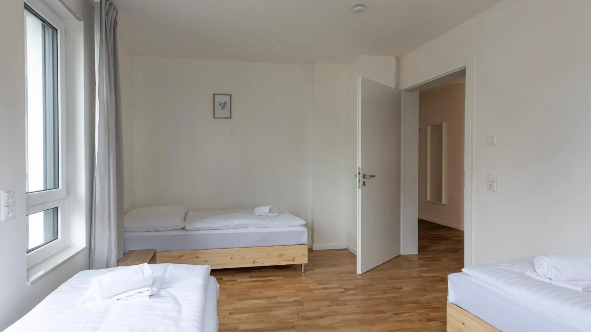 T&K Apartments - Bergisch Gladbach - 7 Comfortable Apartments - 20 Min To Fair Messe Köln