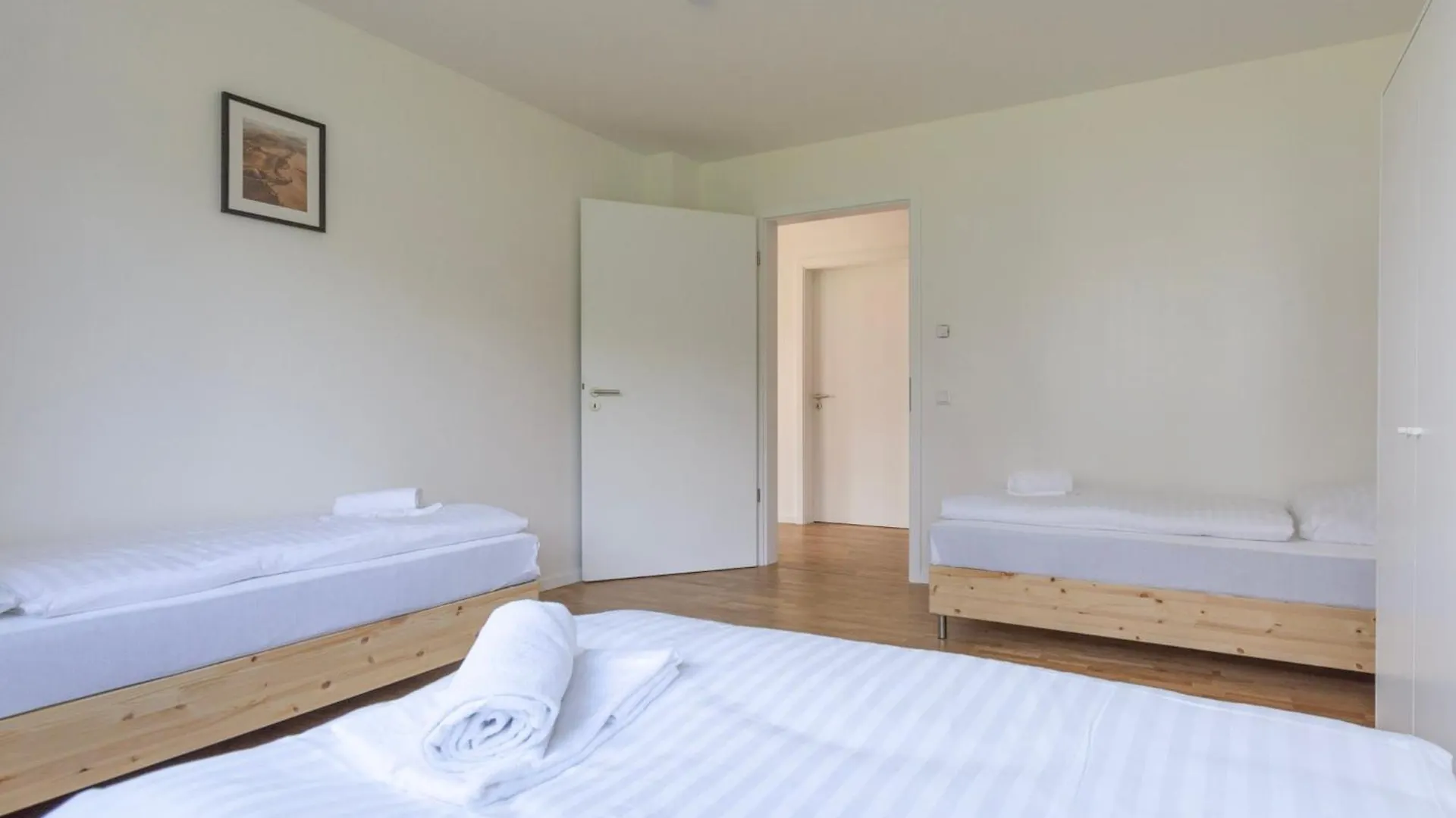 T&K Apartments - Bergisch Gladbach - 7 Comfortable Apartments - 20 Min To Fair Messe Köln
